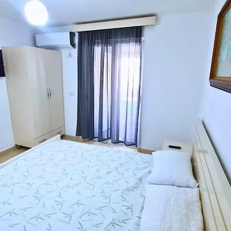 Dias Shtepi Pushimi 3 Homestay